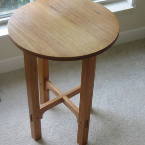 Arts & CraftsTabouret side table 