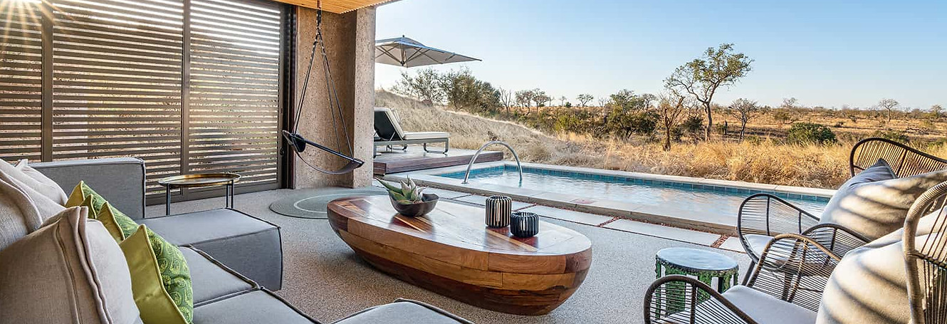Earth-Lodge-Lux-Suite-Terrace-Lounge-res