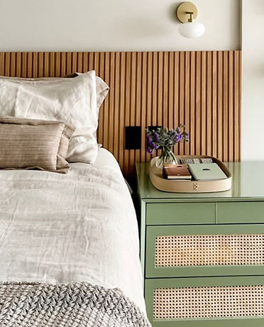quarto com painel ripado