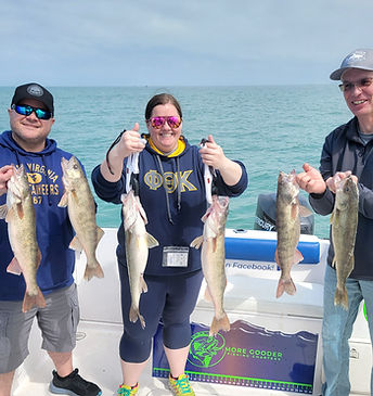 LargeFish-Group-Boat-Photo