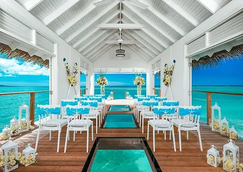 Sandals-South-Coast-Over-The-Water-Chapel-Glass-Floor.jpg.webp