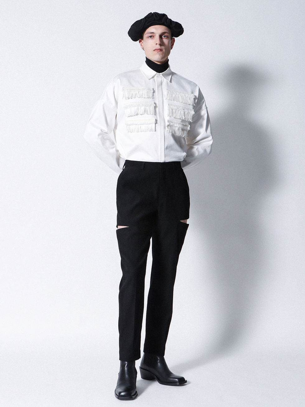 サムネイル： White Tassel Bulk Shirt