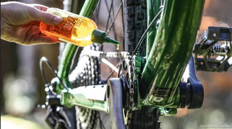 FAHRRAD-KETTENÖL - 14 umweltfreundliche Schmiermittel im Test