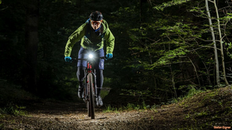 12 MTB-FRONTLAMPEN IM TEST