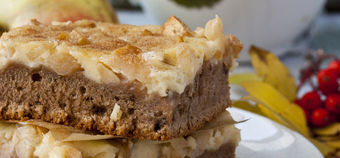 APPLE PEANUT BUTTER COFFEE CAKE