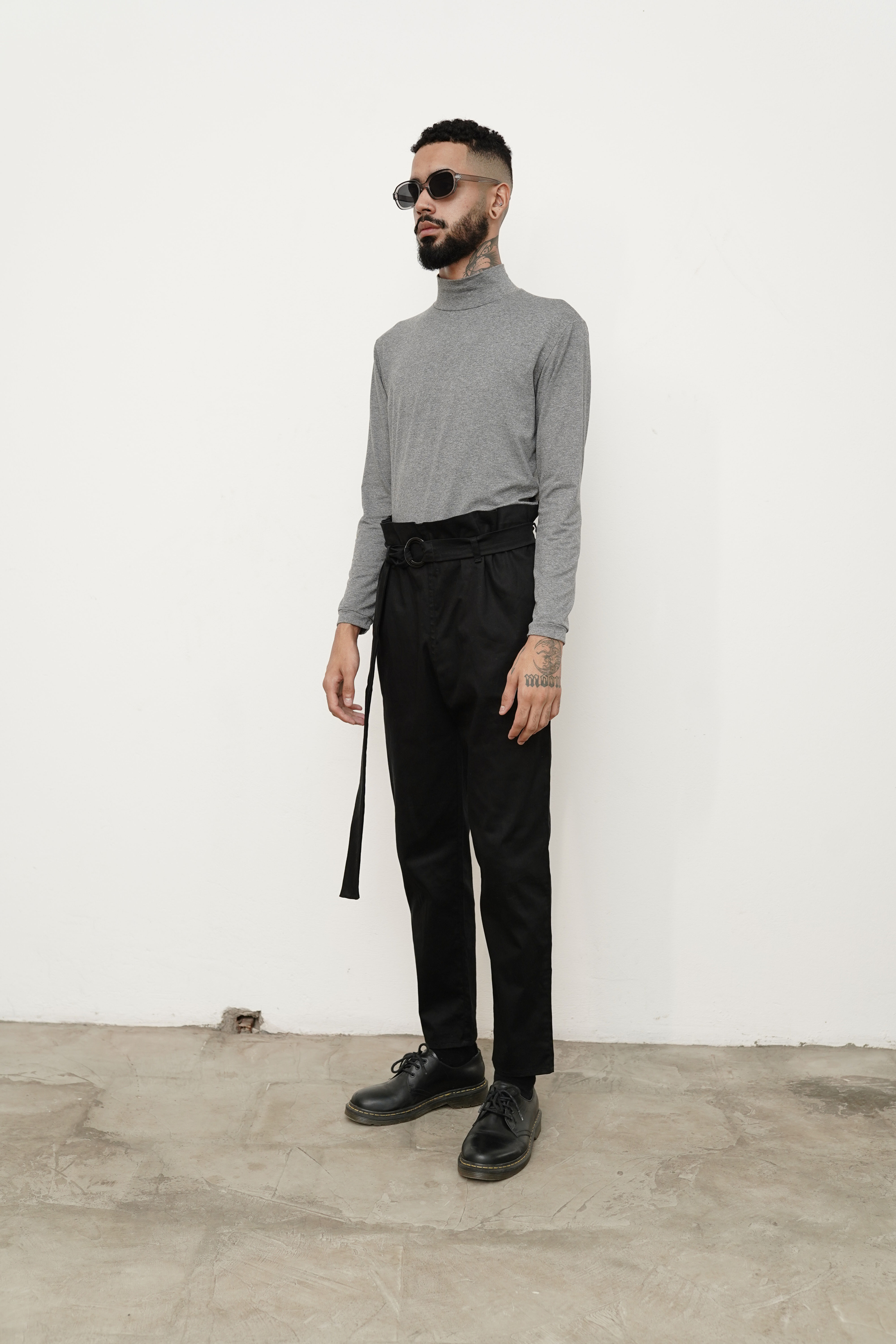 CALÇA CLOCHARD PRETA