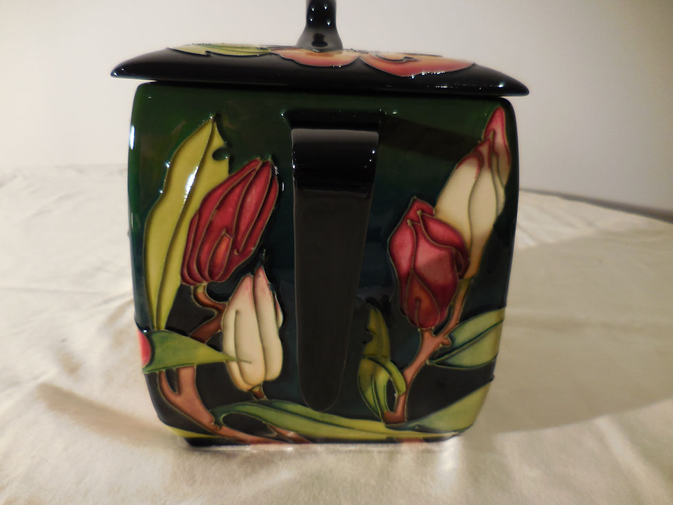 Thumbnail: Pencarrow twin-handled jar and cover No. 565