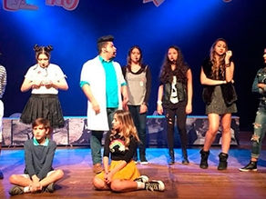 Extravasa O Musical promete muita diversão para todas as idades vamos conferir?