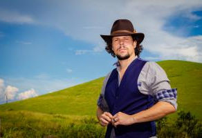 Guilherme Schwab e Ricardo Marins fazem live acústica no projeto Atemporal Sonora Transmissão pelo Y