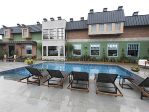 Confira galeria de fotos da sede do reality e dos participantes