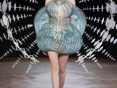 Iris Van Herpen Autumn-Winter 19/20 Collection « Hypnosis »