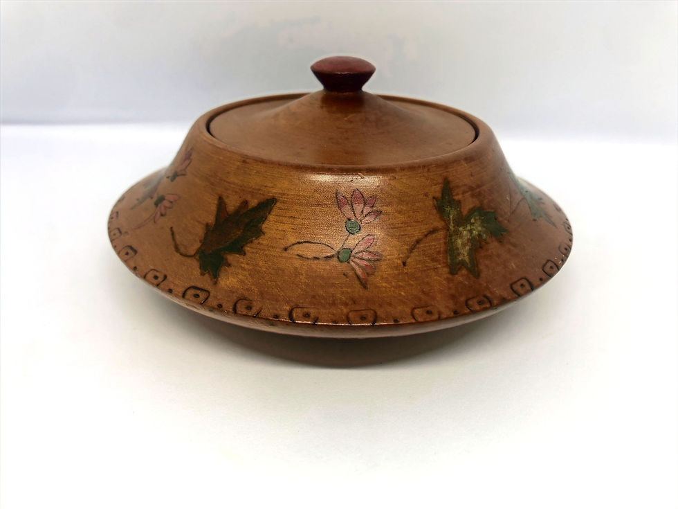 vintage lidded box