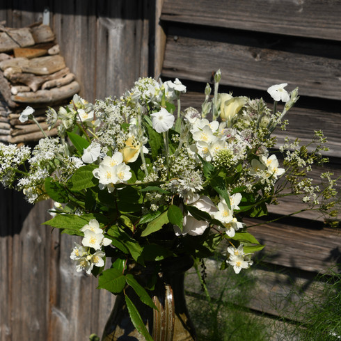 White wedding arrangements