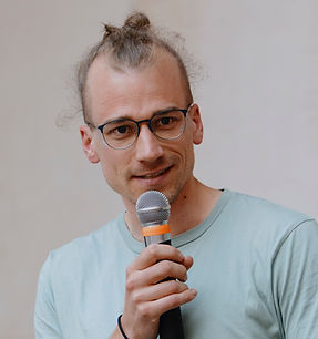 Jens Becker_mittel_2MB.jpg