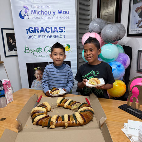 ROSCA DE REYES CON NIÑOS MICHOU Y MAU