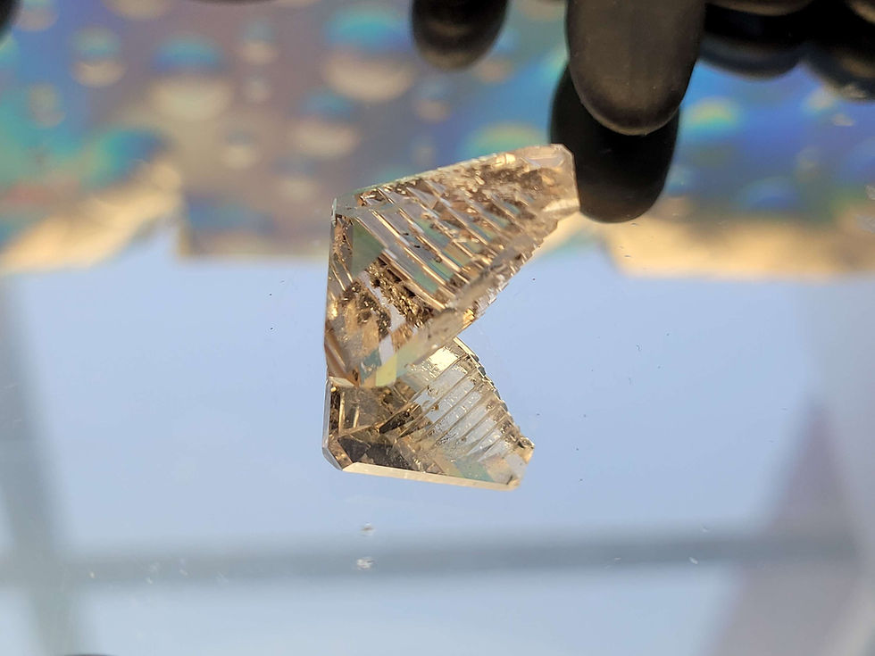 Thumbnail: 14.25ct Pale peach Beryl