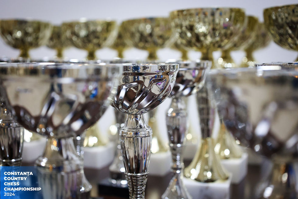 multe trofee de șah