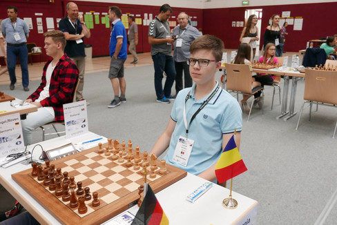 sahistul david gavrilescu la tabla de sah