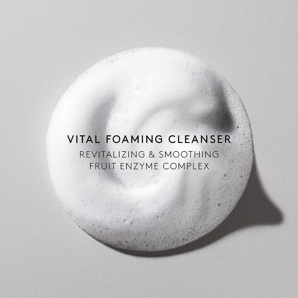 Pena NUORI Vital Foaming Cleanser čistača sa voćnim enzimima za nežno čišćenje i zaglađivanje kože.