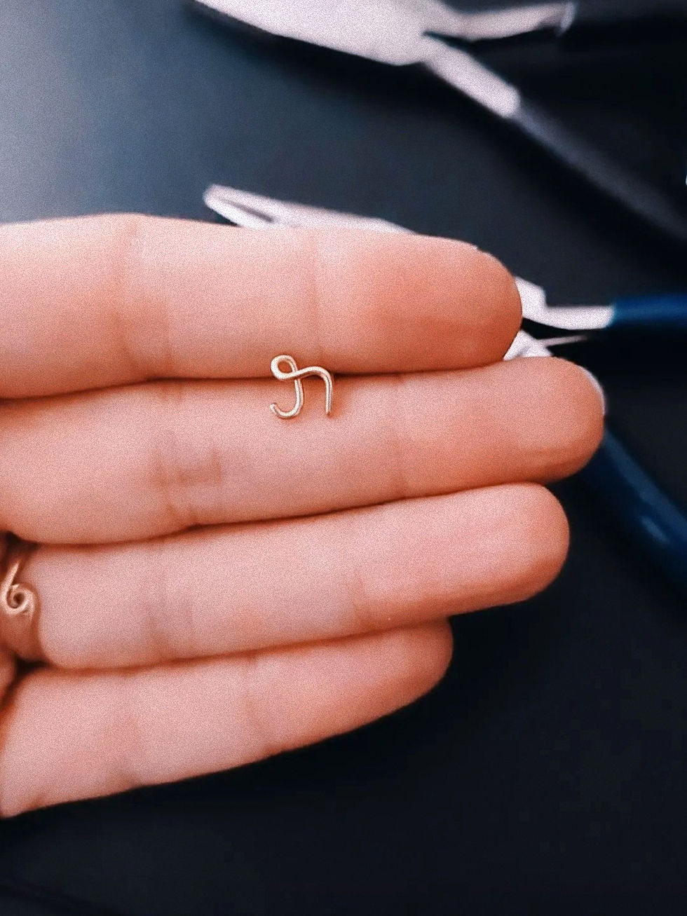 Miniature : boucle d oreille lettre r fait en france
