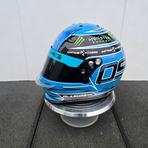 This George Russell inspired helmet is ready to race🏎️🏁

#zamp #zamphelmets #kartinghelmet #karthelmet #helmetart #helmart #helmdesign #helmetdesign #f1 #formula1 #georgerussell #russell #mercedes #mercedesamg #race #handmade #unique #custom #nederland #belgie #deutschland #karting #kartinglife #follow #viral