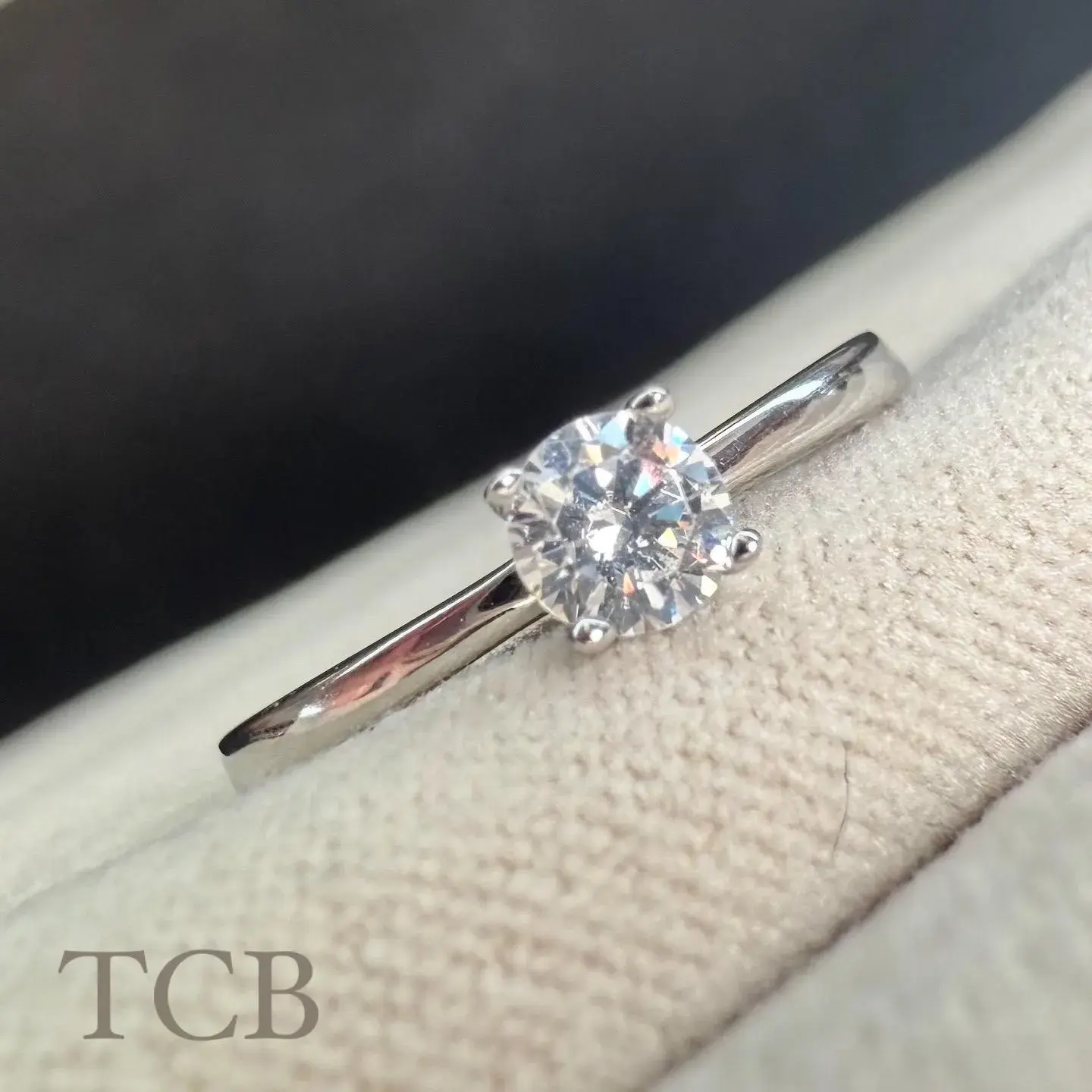 Single Small Solitaire Cubic Zirconia Engagement Ring: Sterling Silver 925