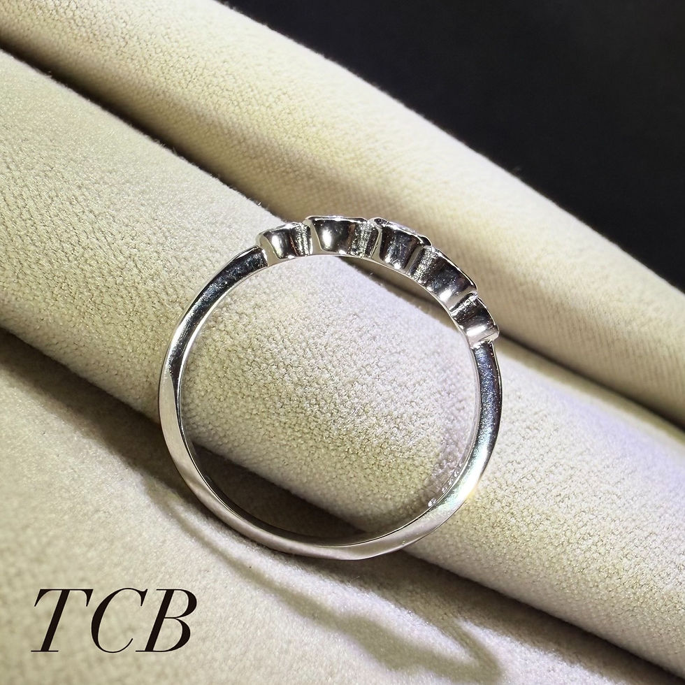 Thumbnail: Sparkling Oval And Circle Statement Ring: Sterling Silver 925