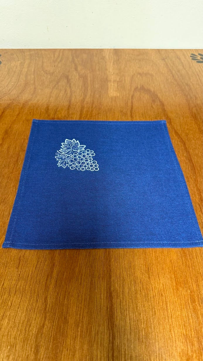 Miniaturbild: Blaudruckdecke mit Weintrauben-Motiv