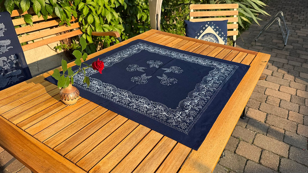 Miniaturbild: Blaudruckdecke mit Blütenmuster