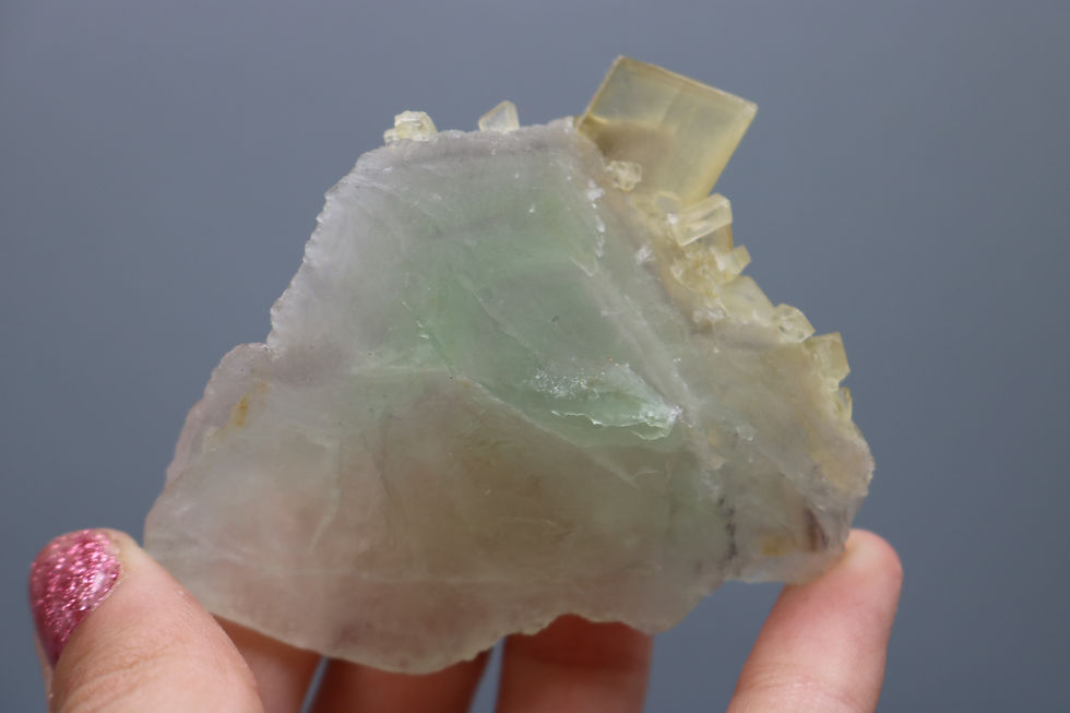 Thumbnail: Octahedral Fluorite with Golden Barite 