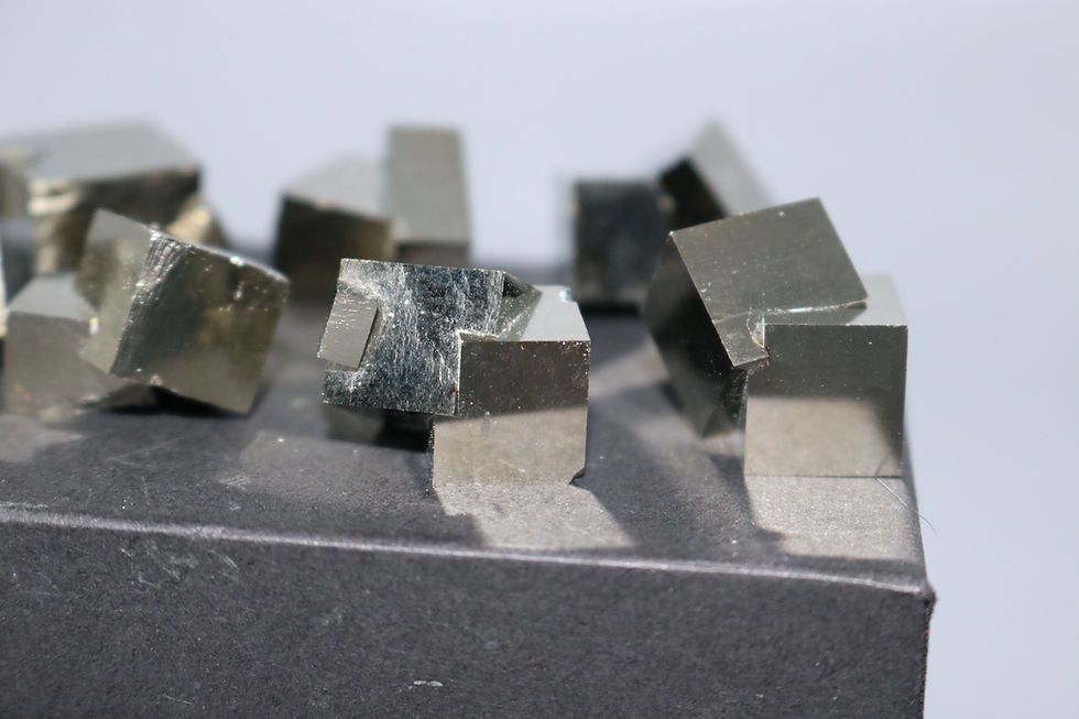 Thumbnail: Intuitively selected Twinned Pyrite 