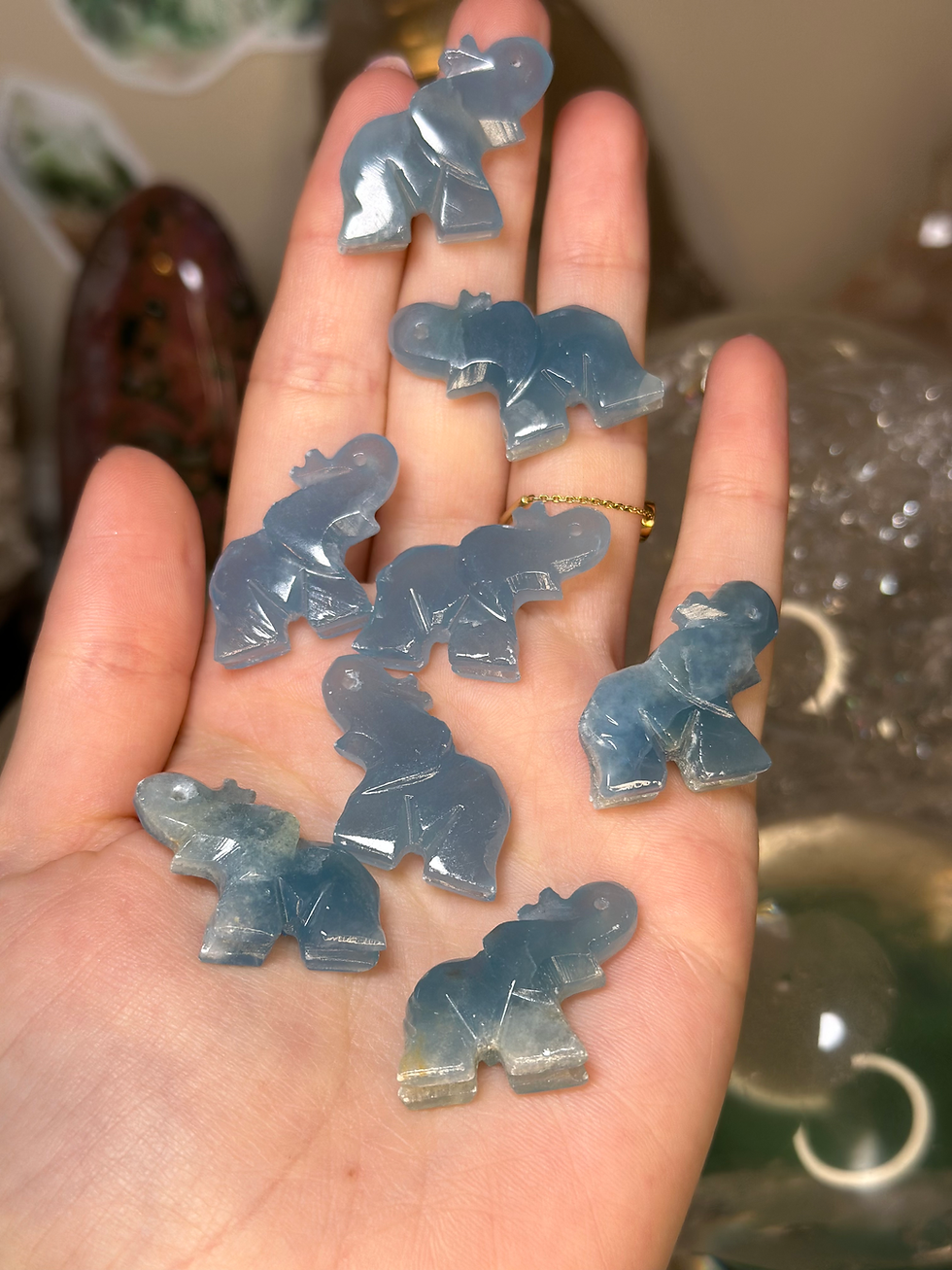 Thumbnail: Intuitively selected lemurian aquatine calcite elephant 
