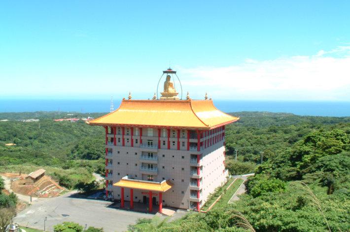 Dafu Golden Tower soothes our pain