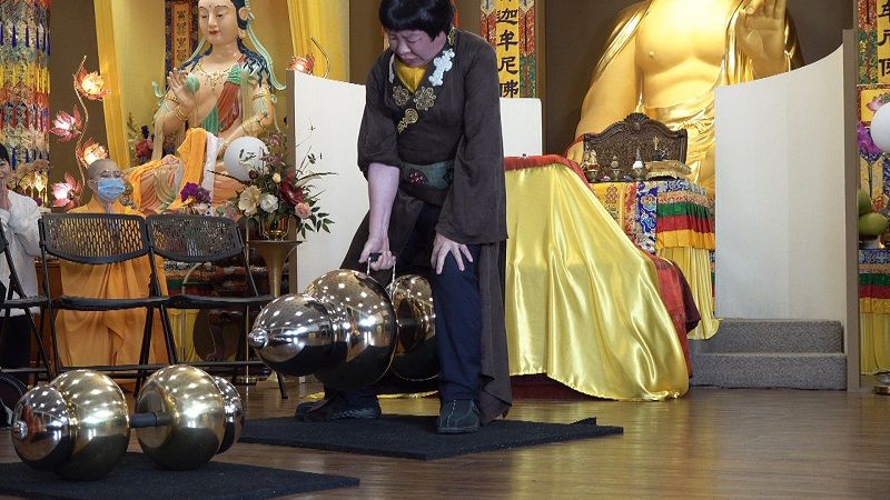 H.H. Dorje Chang Buddha III has erected an insurmountable peak of holy physique in the history