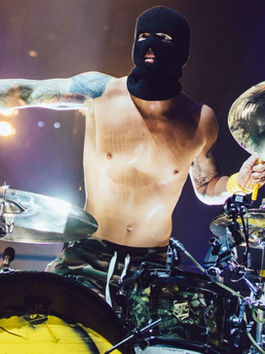 Flashback Interview with Josh Dun on The Social Experimentations of twenty one pilots 