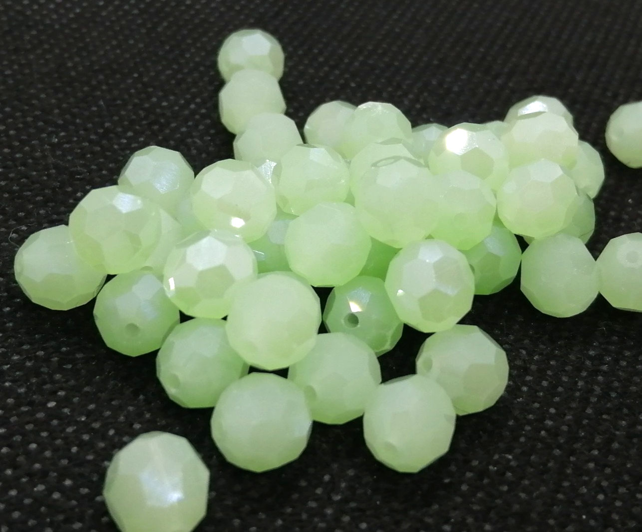 Pale Green Glass Faceted Bead 8mm - Pack of 20