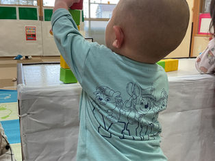1歳児　あひる組　色々な遊びをみつけたよ