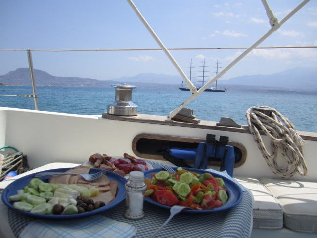 lovely-lagoon-lunch-after.jpg