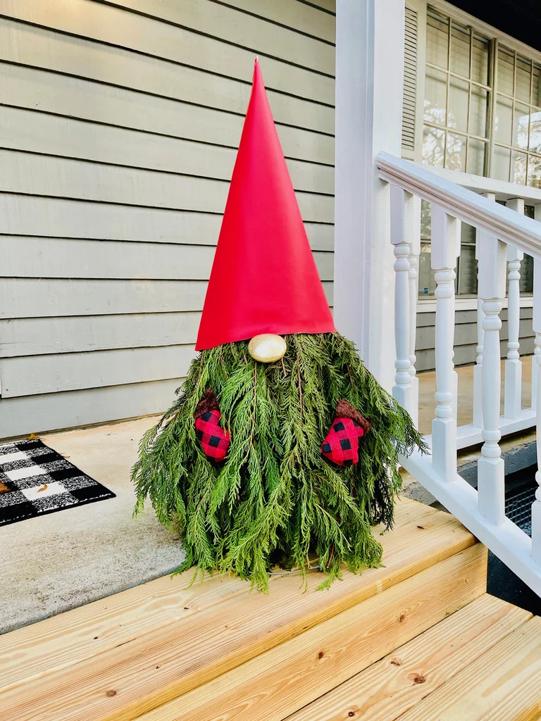 (SOLD OUT) Holiday Gnomes