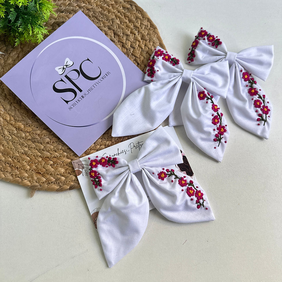 Thumbnail: MINI DAISY EMBROIDERY BOWCLIPS
