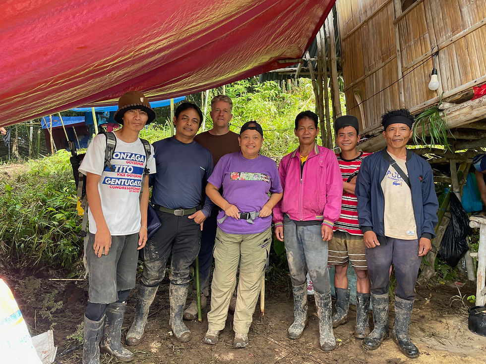 Dr. Pieter B. Pelser, Dr. Julie F. Barcelona, Guiller S. Opiso, and Maragusan forest guards during the Mt. Candalaga expedition.