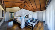 L'Amien Room.jpg