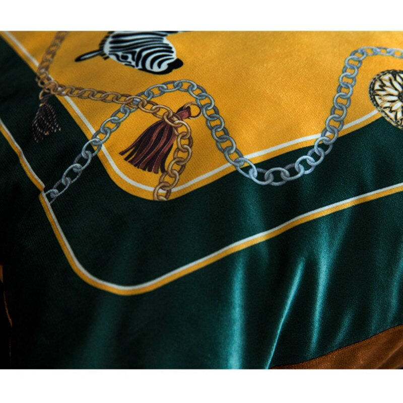 תמונה ממוזערת: Luxury Velvet Animal Cushion Cover 