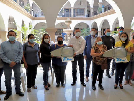 Entregan gobiernos estatal y municipal luminarias a colonias de la zona sur de Altamira