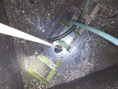 Muere menor al caer a fosa de restaurante en Altamira