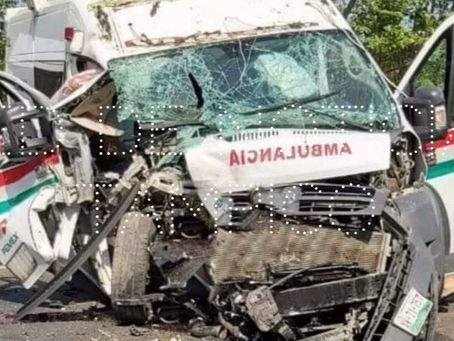 Ambulancia choca con Tolva en la Tampico-Tuxpan
