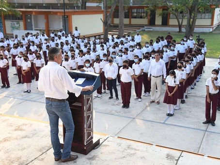 Reitera Chucho Nader su Compromiso con la Modernización de las Escuelas