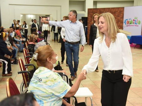 Presiden Chucho Nader y Aída Féres de Nader Nueva Entrega de Aparatos Funcionales