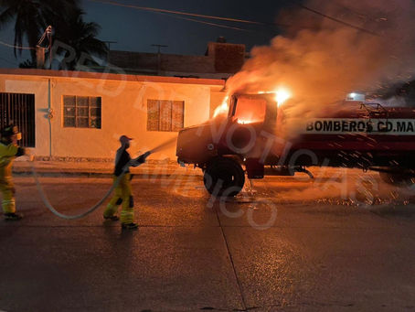 Vandalizan camión de Bomberos Madero. 