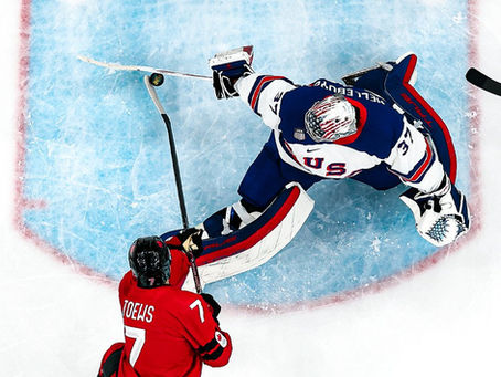 Connor Hellebuyck vole la médaille d'or au Canada